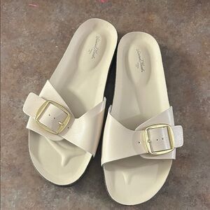 Universal Thread Cream Sandals with Gold Buckle